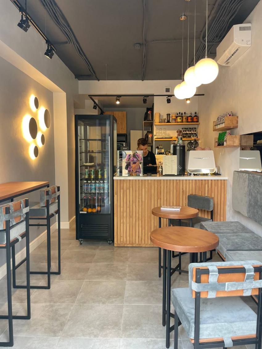Москва<br/>Alternative Coffee<br/>2200 / смена плюс процент руб/ч