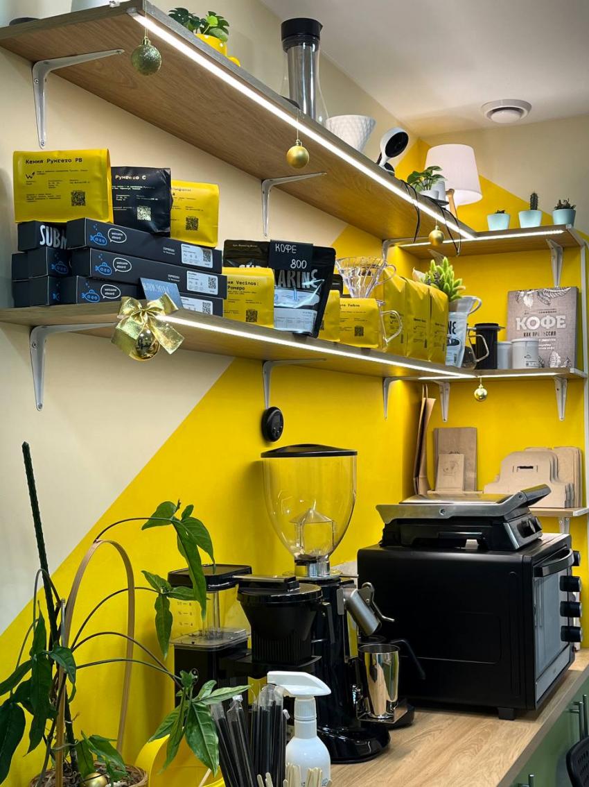 Москва<br/>B & D cafe<br/>230 - 280 руб/ч