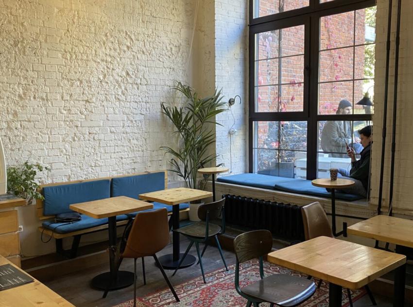 Москва<br/>Mikale cafe<br/>280-320 руб/ч