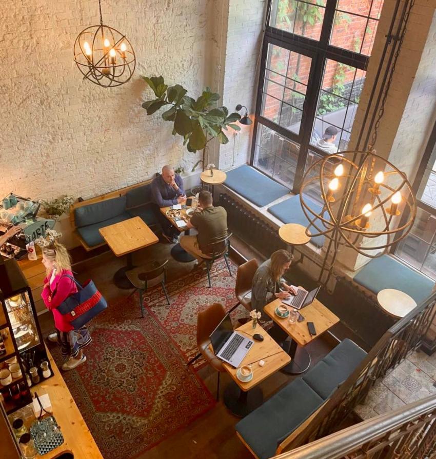 Москва<br/>Mikale cafe<br/>280-300 руб/ч