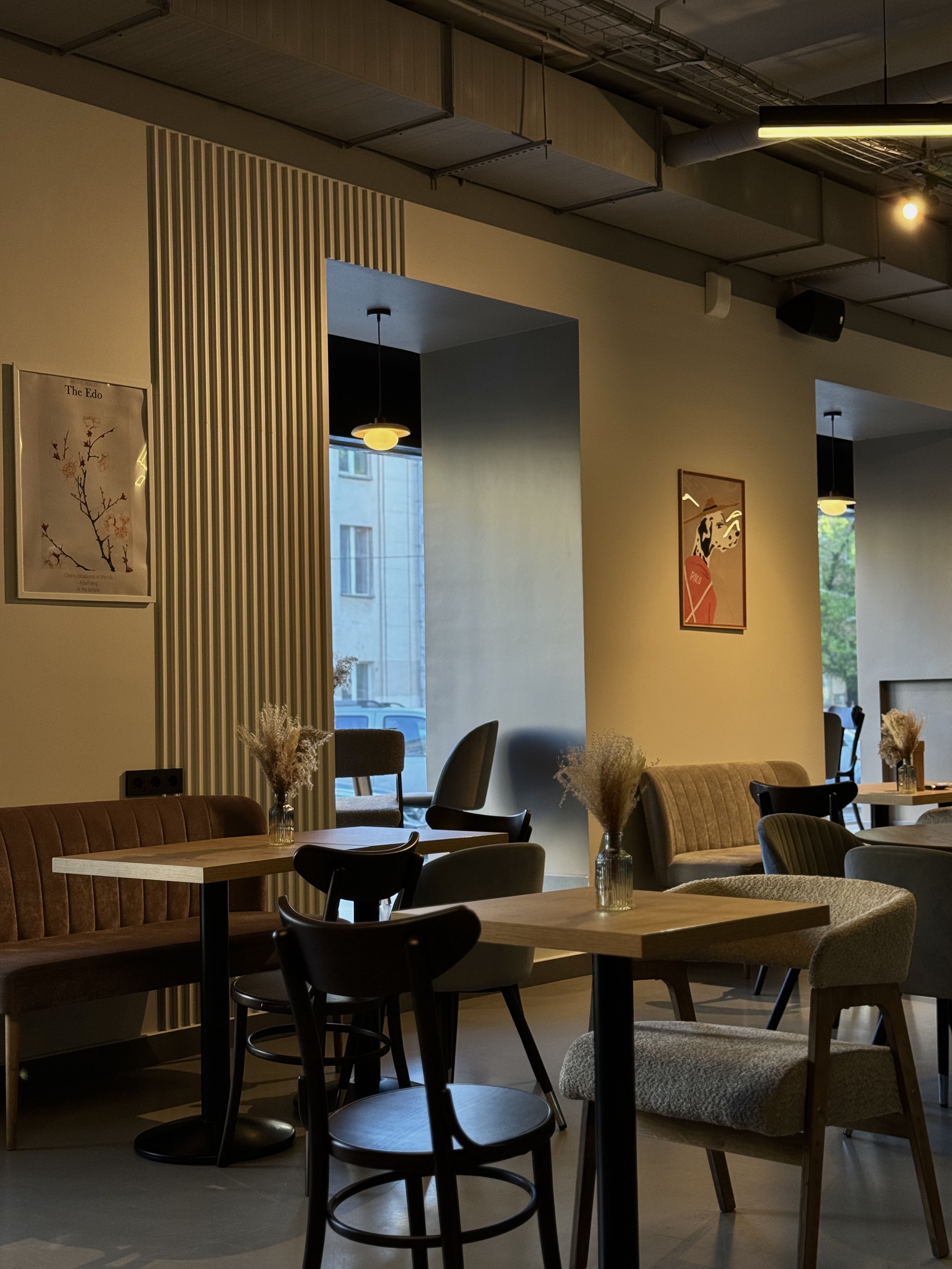 Москва<br/>White fox cafe<br/>375 руб/ч