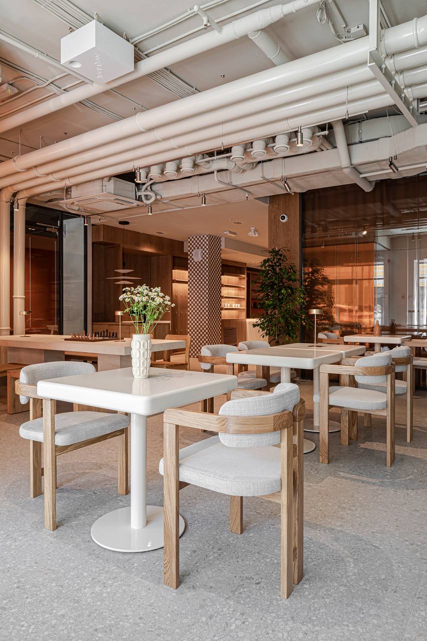 Москва<br/>LOOK UP Cafe & Shop<br/>400 руб/ч