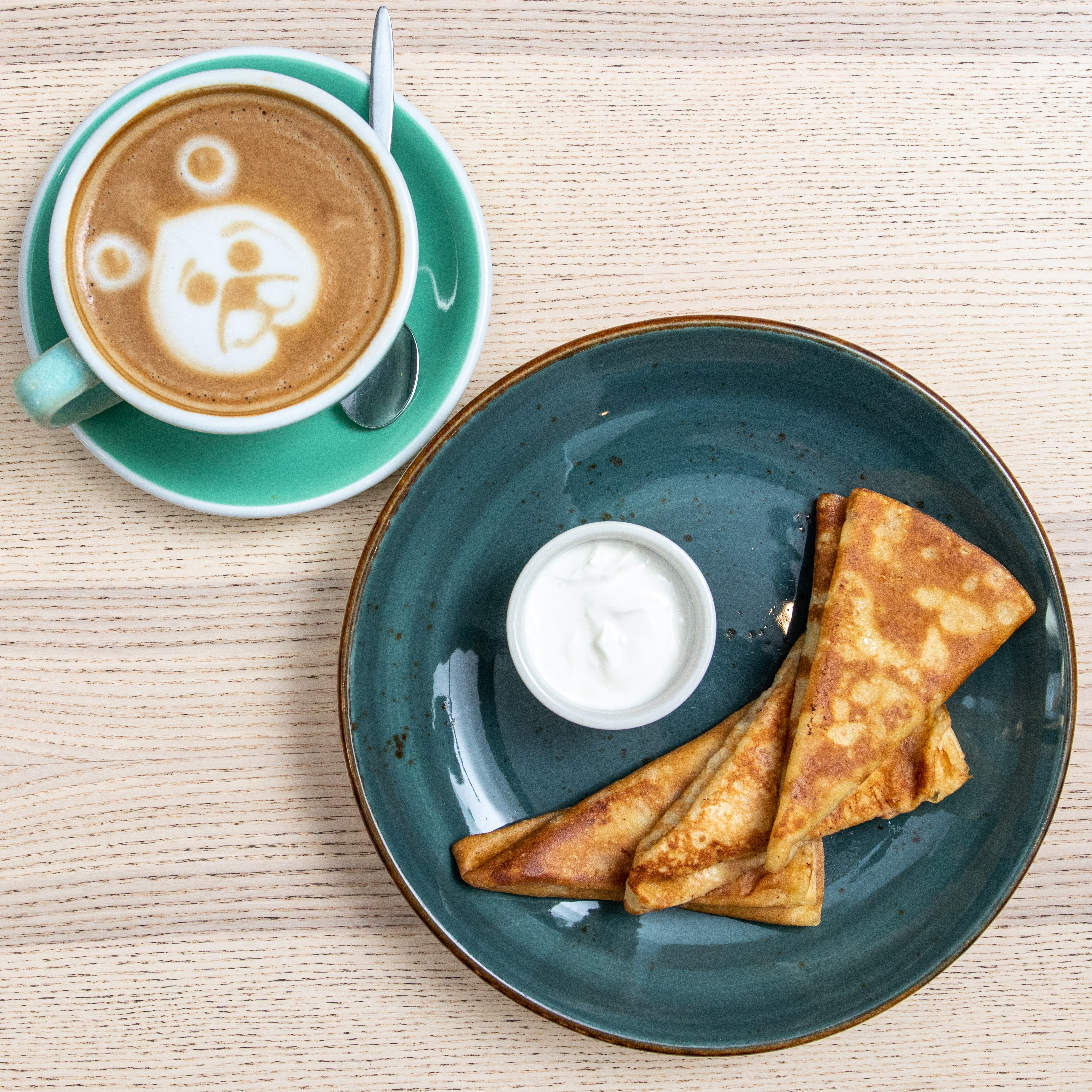 Москва<br/>White fox cafe<br/>350 руб/ч