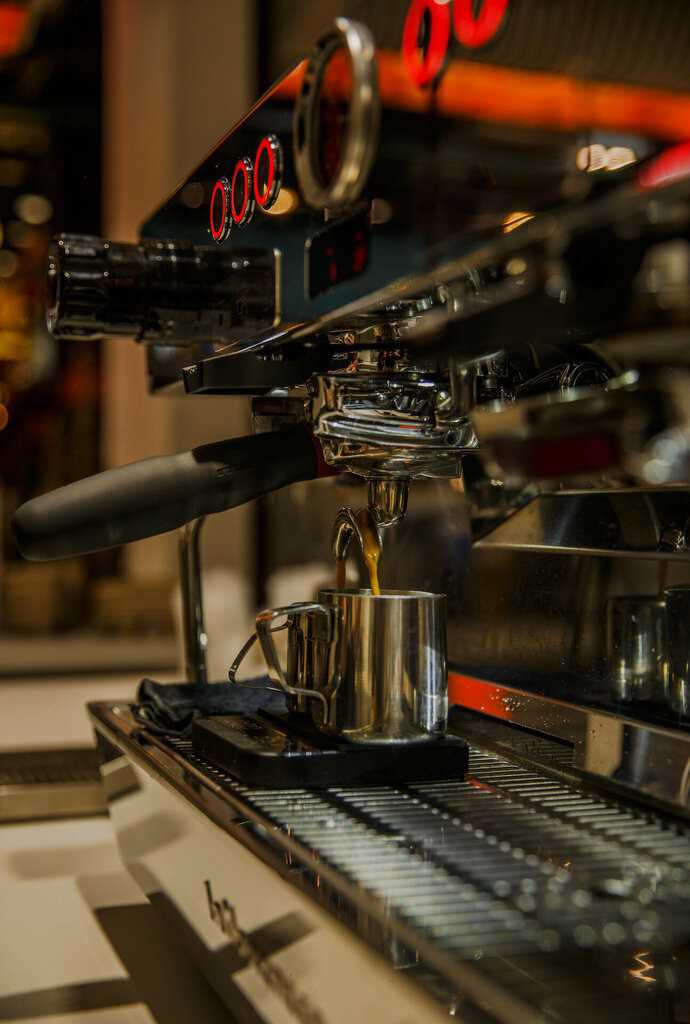 Москва<br/>FAVE coffee<br/>400 руб/ч