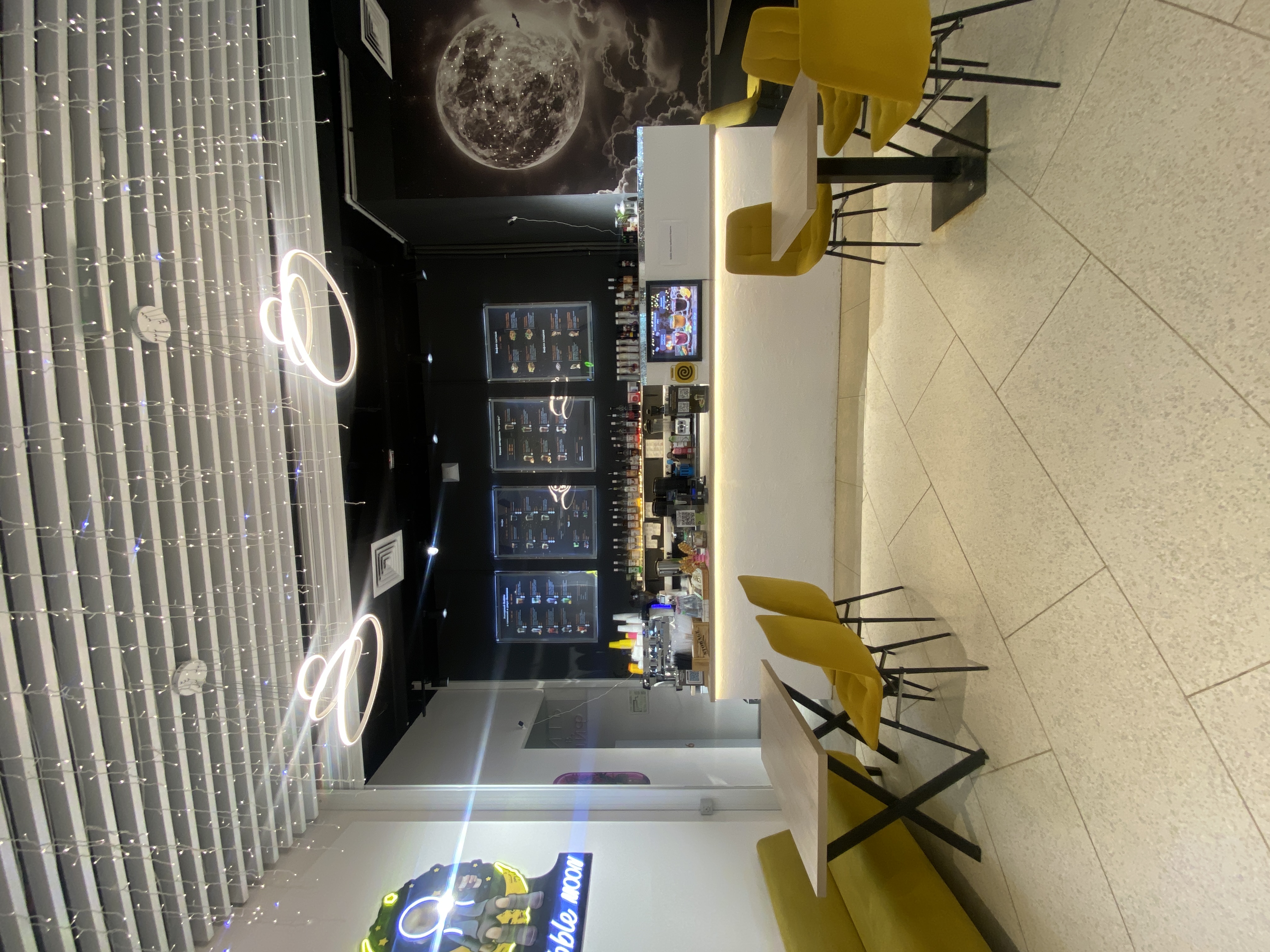 Москва<br/>Bubble moon<br/>350 руб/ч